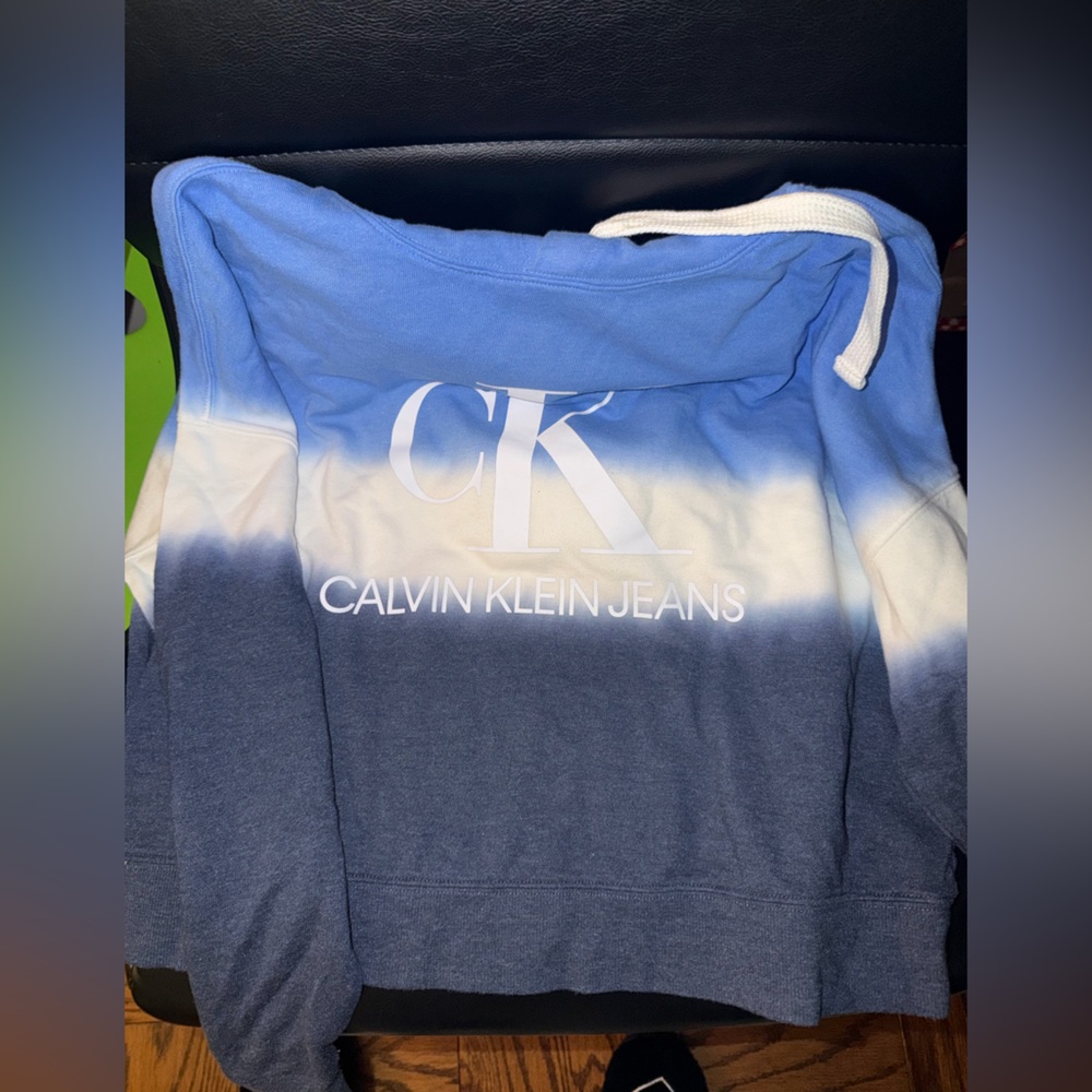 Calvin Klein Gradient Blue and White Sweatshirt